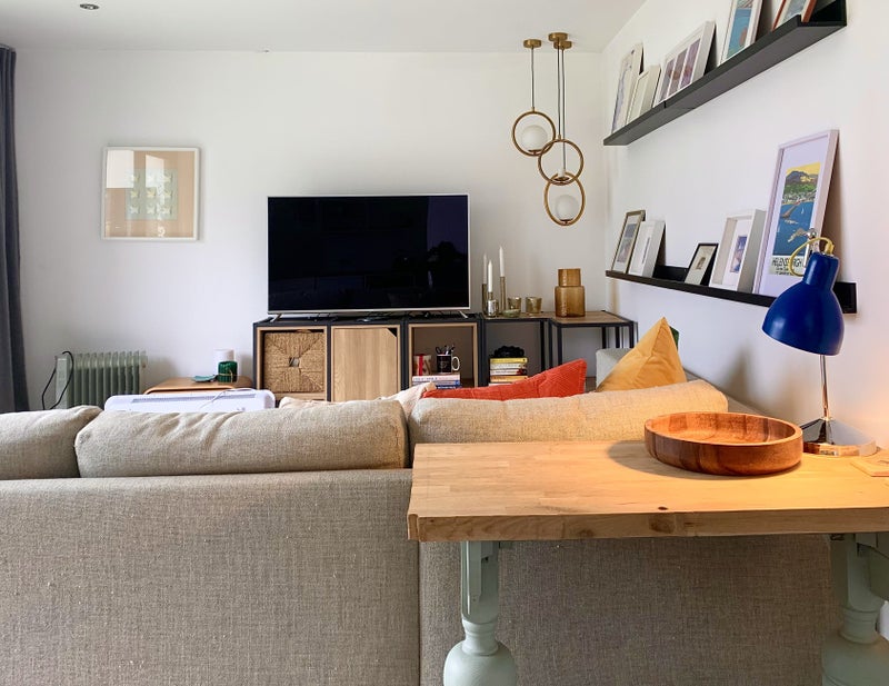 Photo 1: Sitting room 