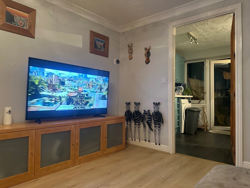 Photo 1: living room