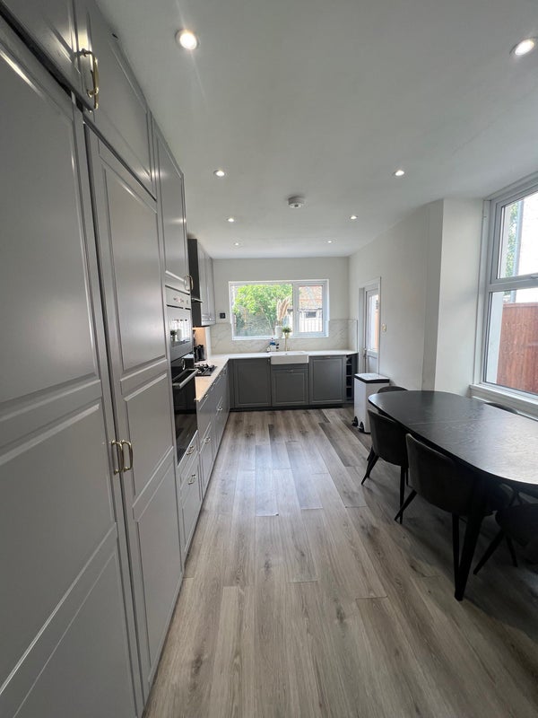 Photo 1: Shared Kitchen Diner 