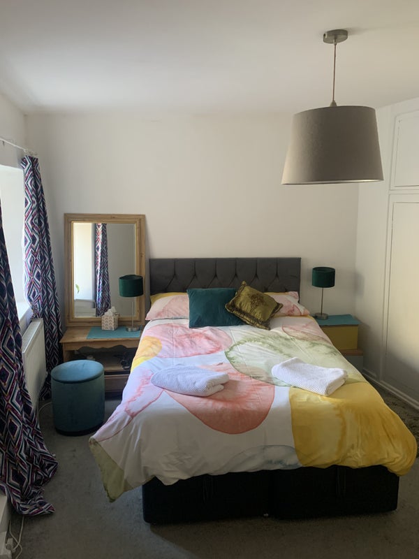 Photo 1: Room (Yours)