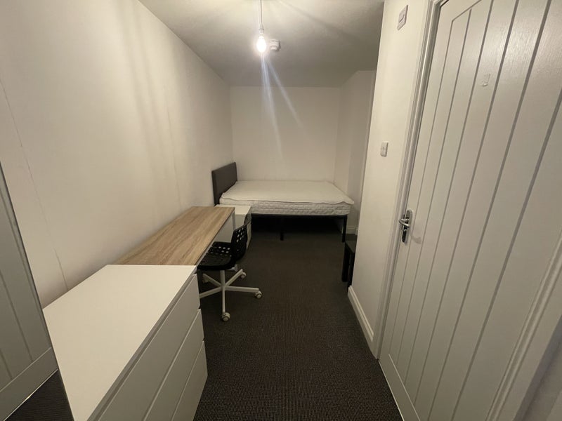 Photo 1: Room (Yours)