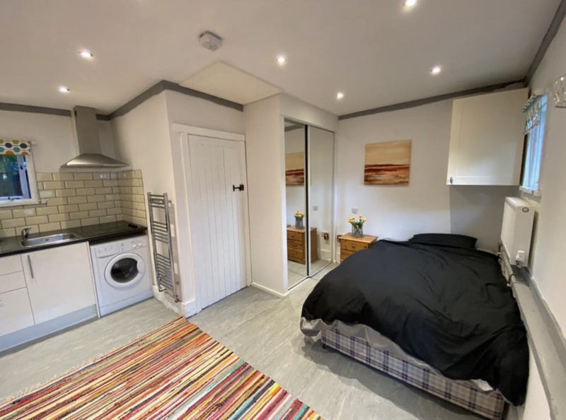 Photo 1: Luxury studio stable 1 private kitchen ensuite Cranfield MK43 0BJ