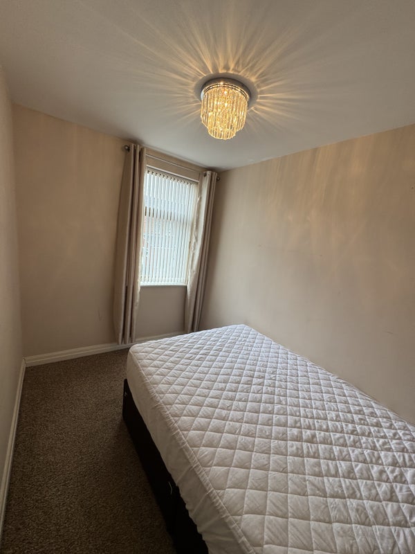 Photo 1: Bedroom