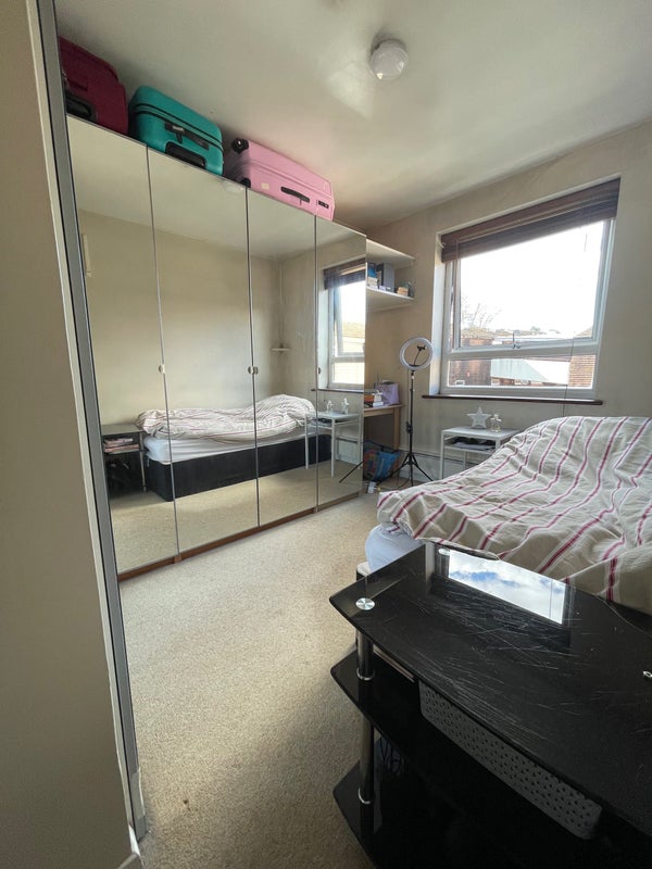 Photo 1: Room (Yours)