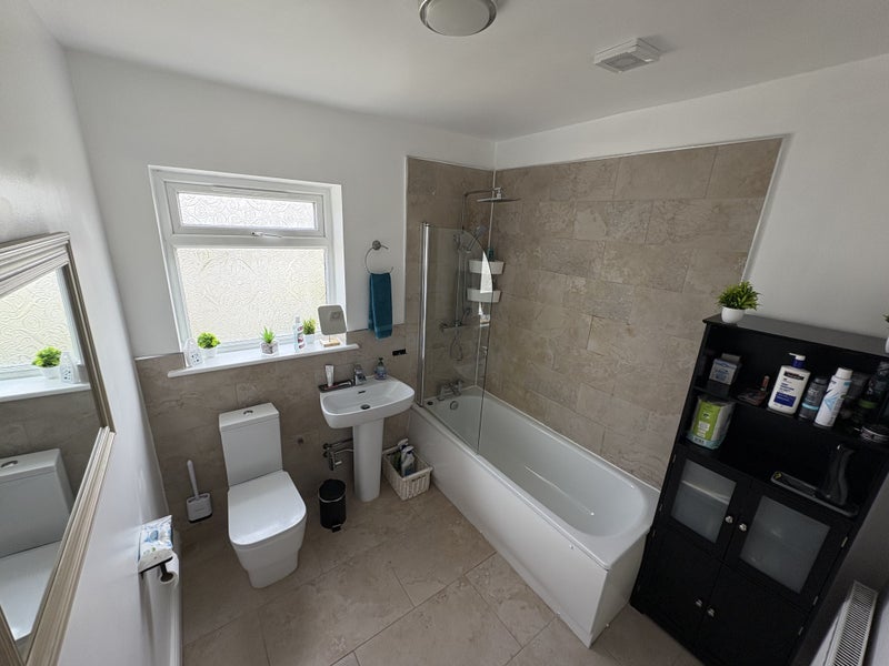 Photo 7: Bathroom