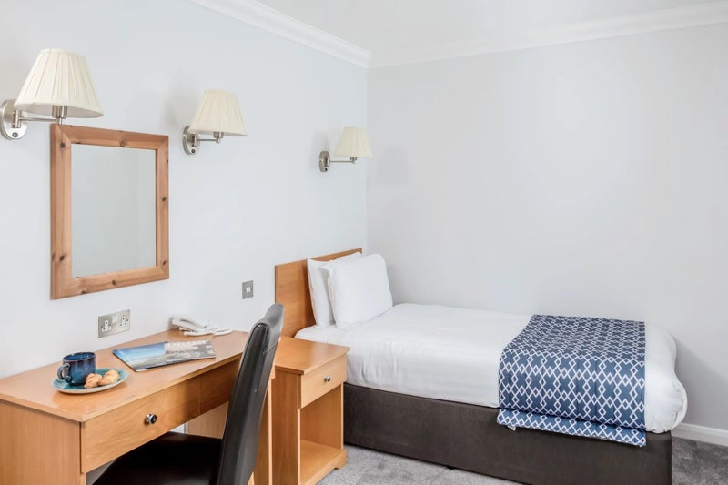 Photo 1: Single big room available 