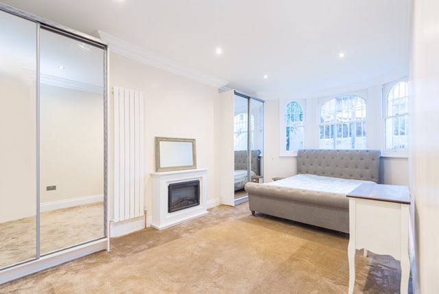 Photo 1: Bedroom with en-suite