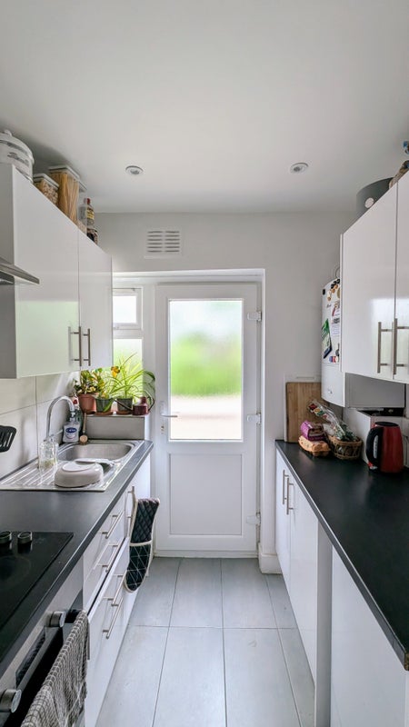Photo 1: Kitchen
