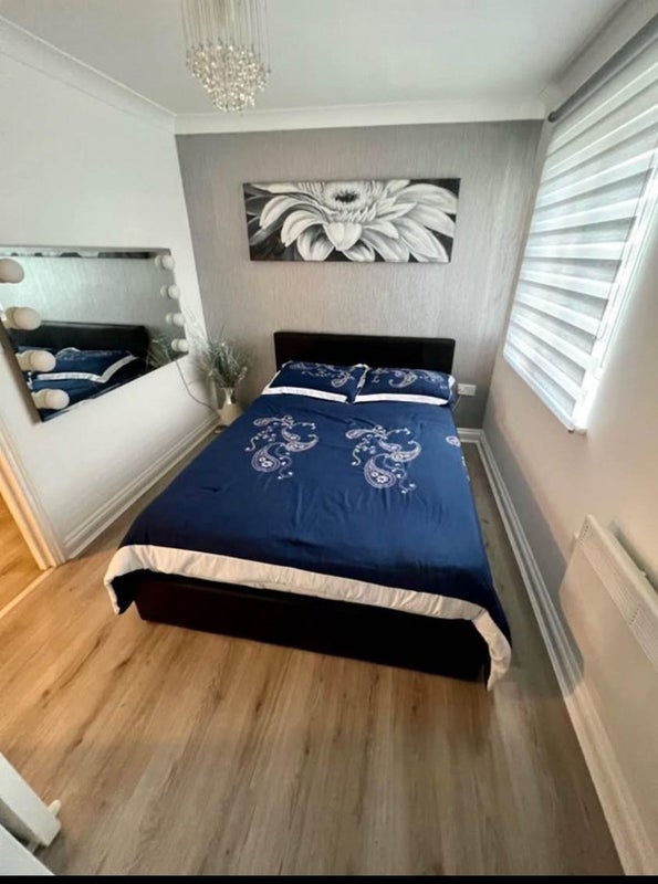 Photo 1: Room (Yours)