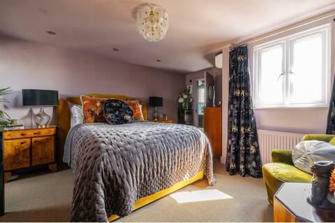 Photo 1: BEDROOM FOR RENT FURNISHED 