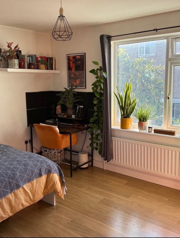 Photo 1: Room when previously furnished 