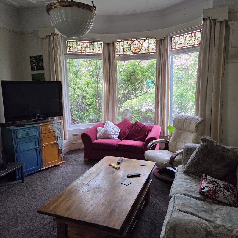 Photo 1: Sitting room