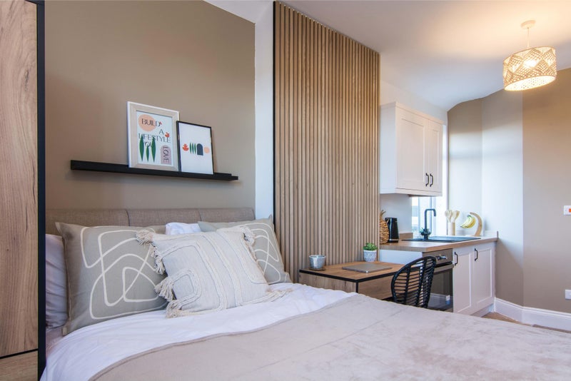 Photo 1: Room 2- £775pcm all bills inlcuded 