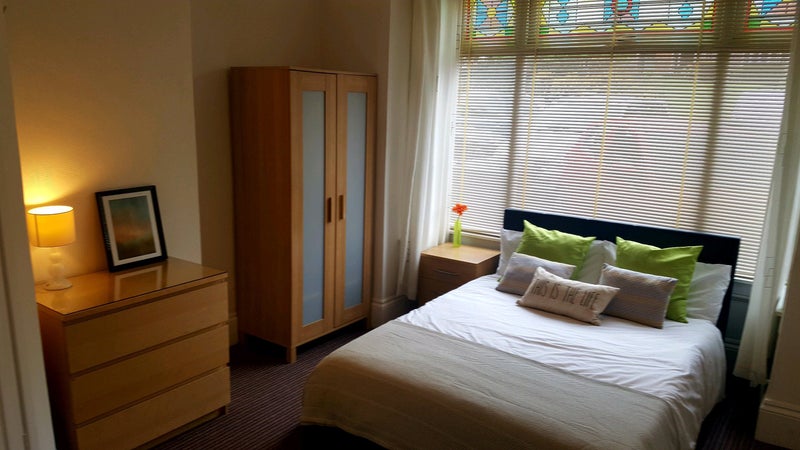 Photo 1: Spacious and fully furnished