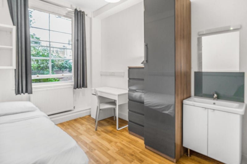 Photo 1: Single Deluxe Room