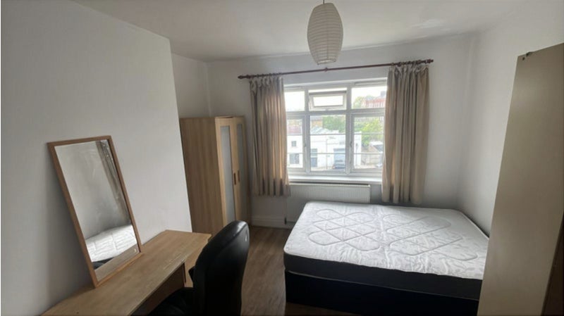 Photo 1: 930£ pcm bills inc