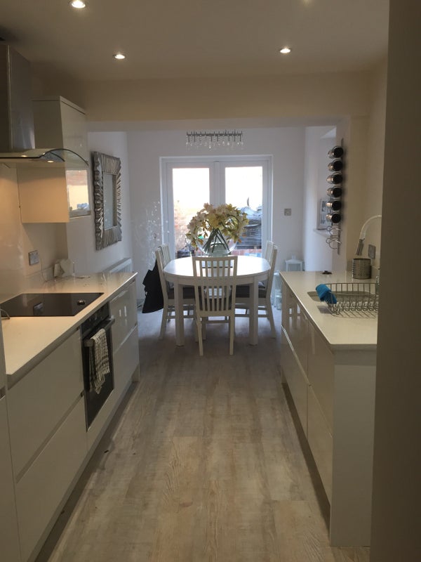 Photo 1: Kitchen Dining area