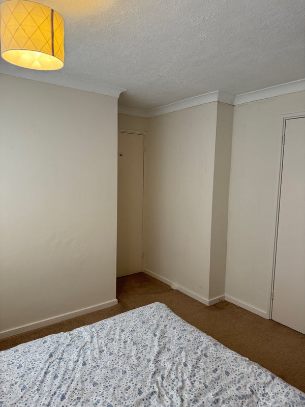 Photo 1: The house is available, 10 minutes walk to Basildon station and 5minutes walk to town centre 