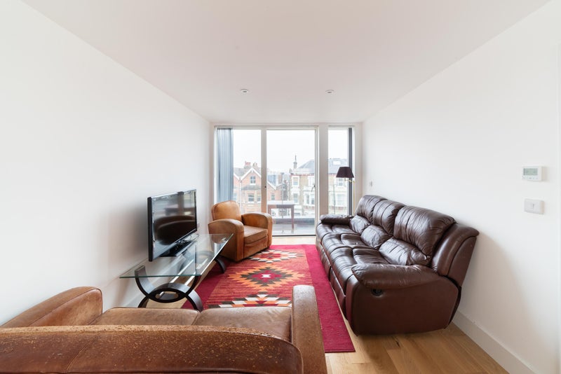 Photo 1: Reception/Diner view1