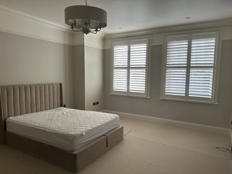 Photo 1: Bedroom