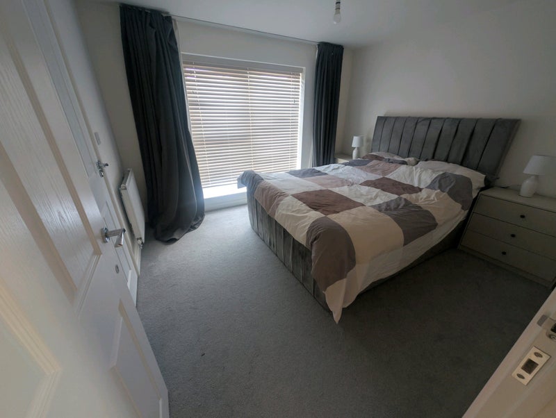 Photo 1: Ensuite bedroom