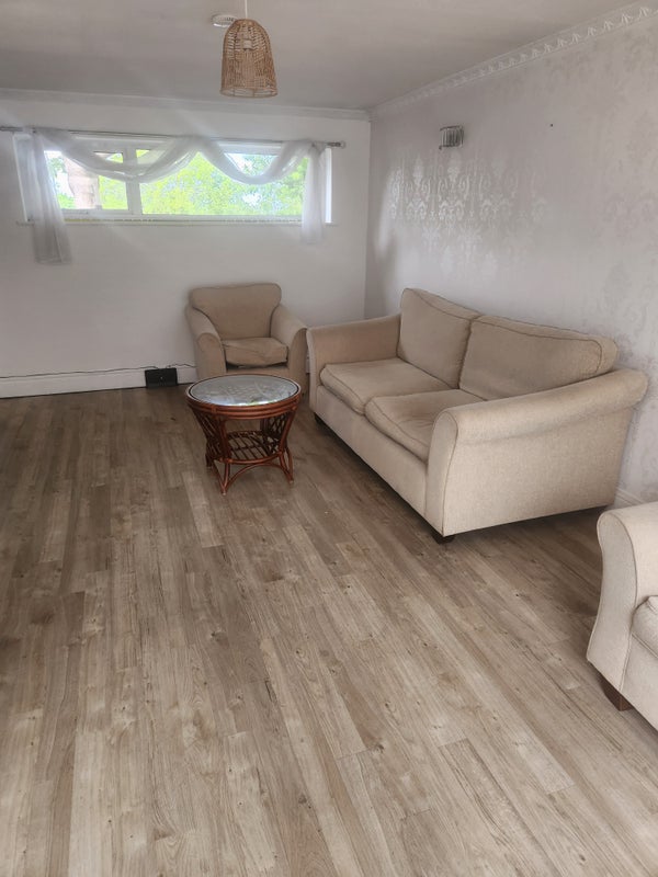 Photo 1: Sitting room