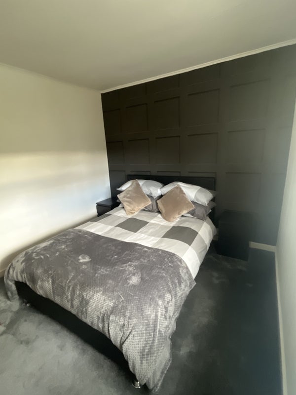 Photo 1: Room (Yours)