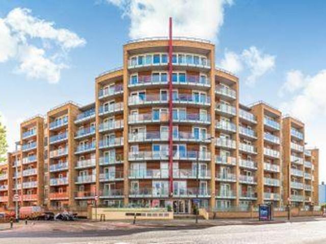 Photo 1: Viridian apartments, 1 min from Battersea tube station 