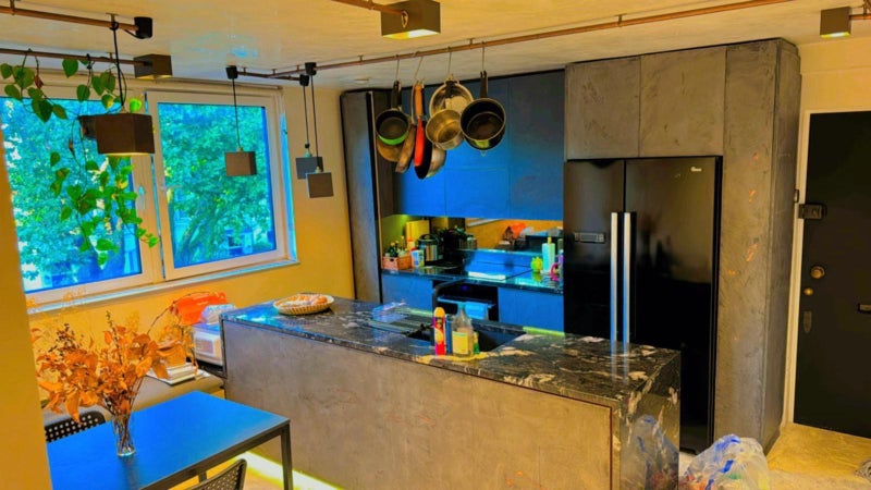 Photo 1: Living Room/Kitchen