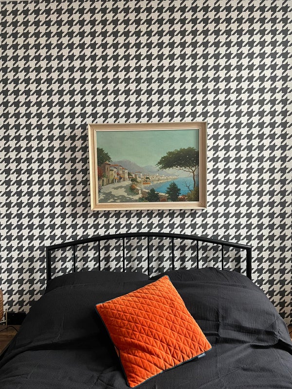 Photo 1: Room (Yours)