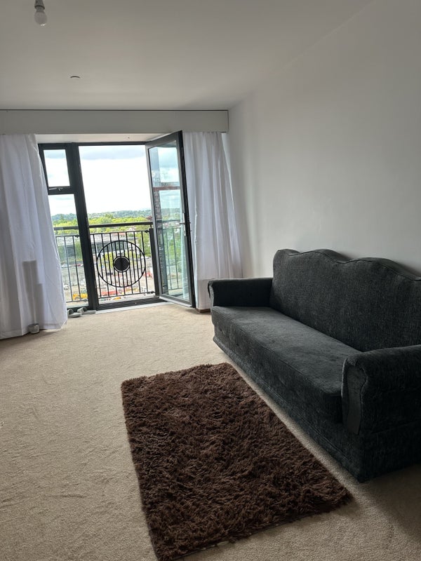 Photo 1: Lounge Area