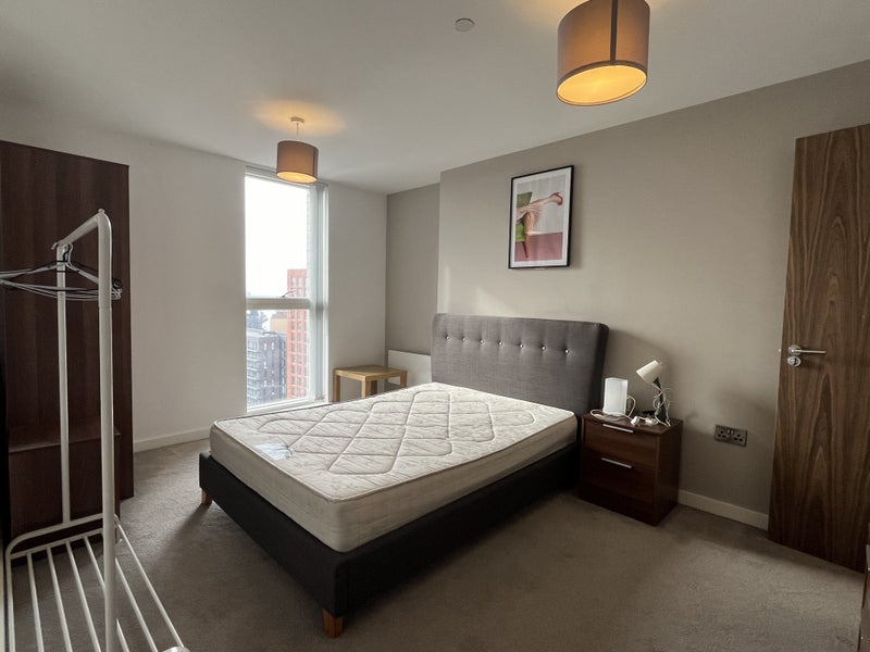 Photo 1: Master Bedroom with En-suite