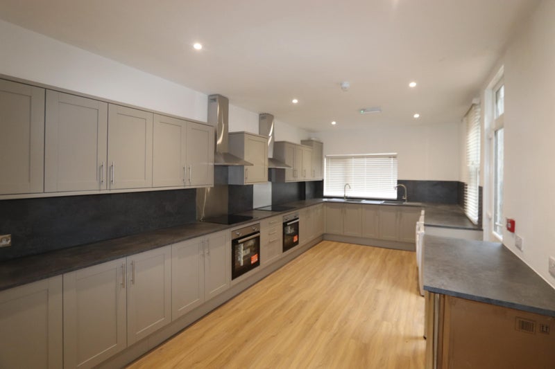 Photo 1: Communal Kitchen