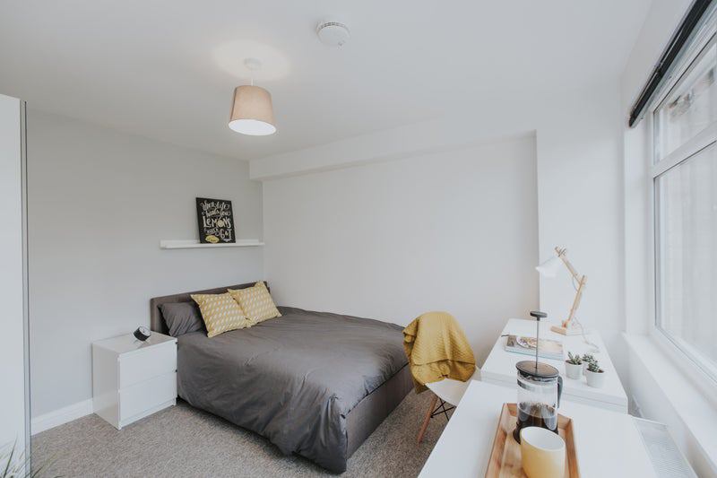 Photo 1: Lovely bright room