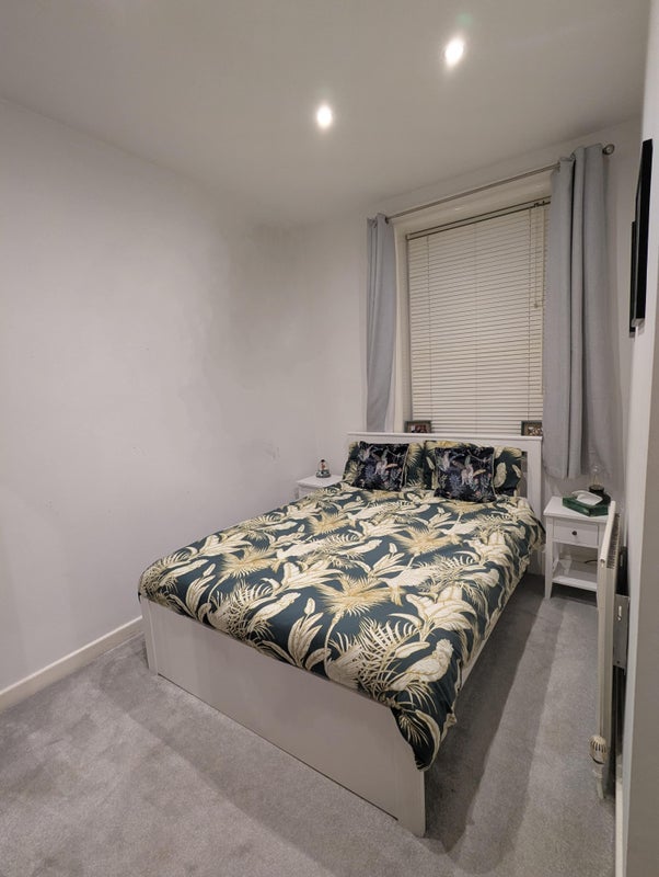 Photo 1: Tenant's bedroom