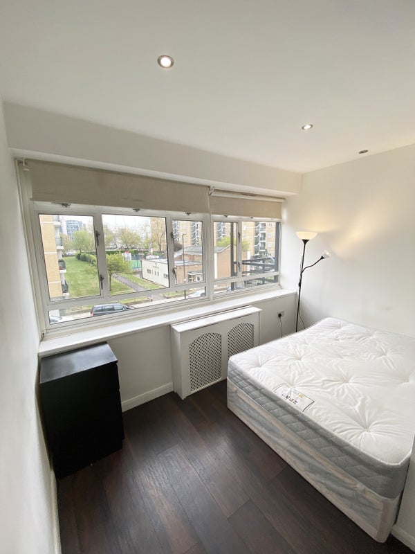 Photo 1: Available room