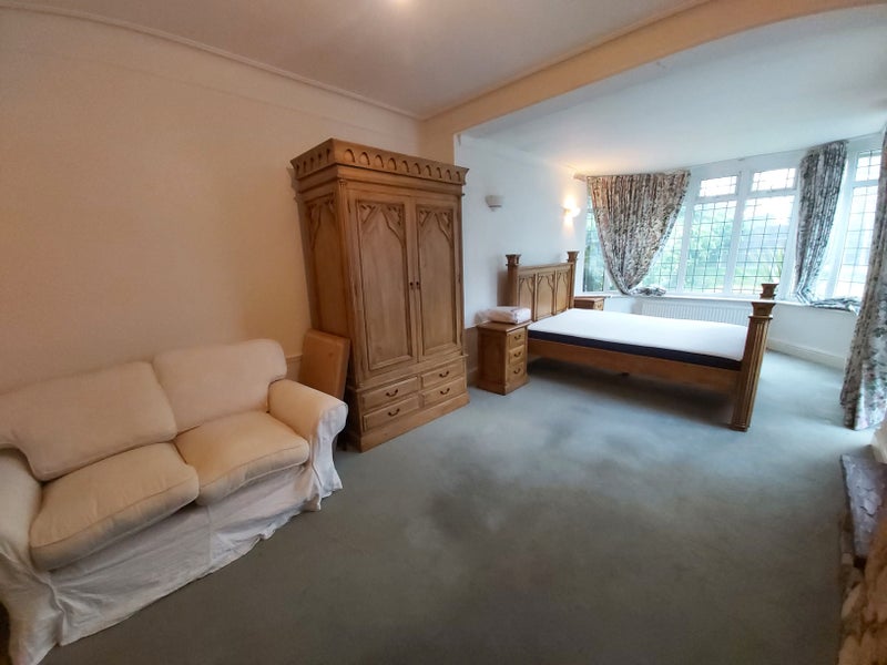 Photo 1: Large double bedroom