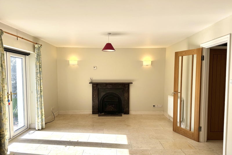 Photo 1: Living Room - Available furnished or unfurnished