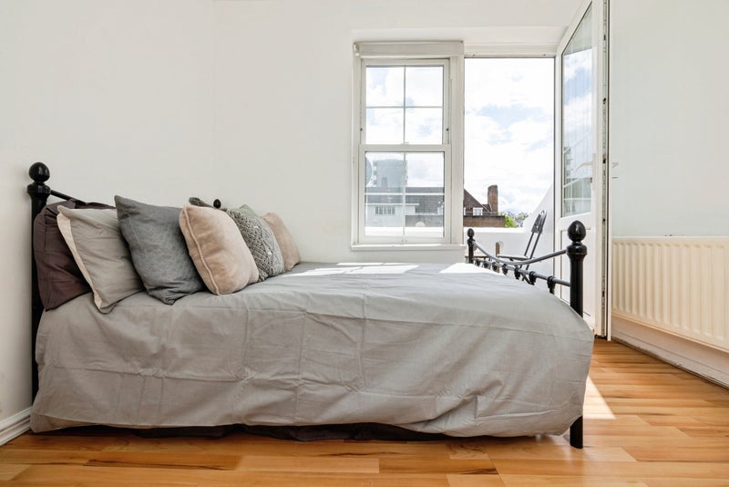 Photo 1: Bright Double Bedroom with Natural Light