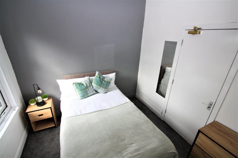 Photo 1: Small double - £620