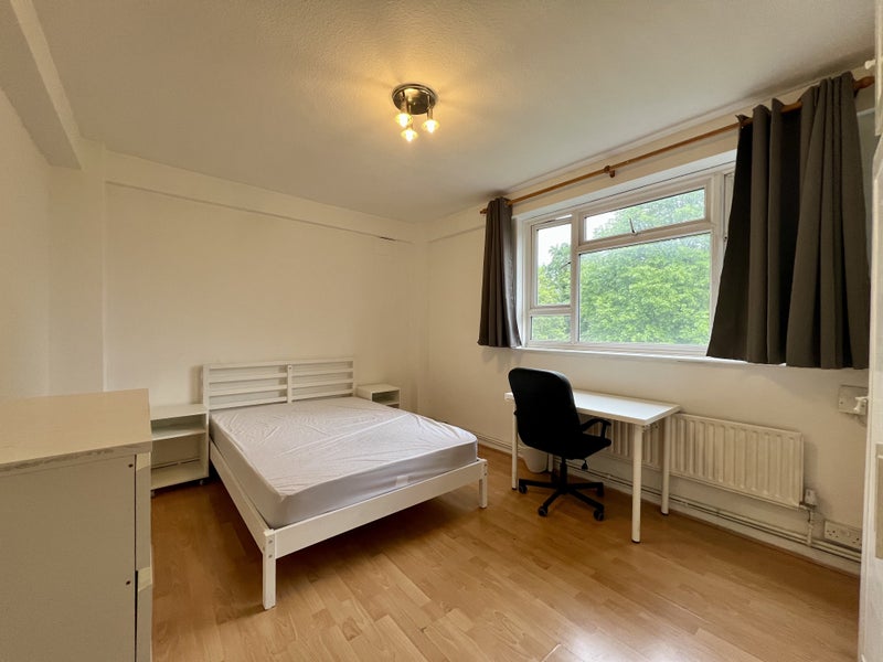 Photo 1: Room 1: £210 PW (Single Occupancy)