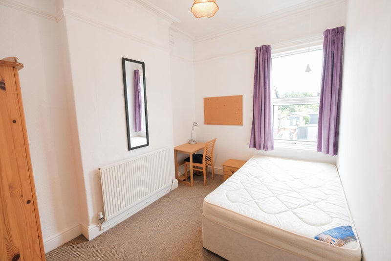 Photo 1: Light airy rooms