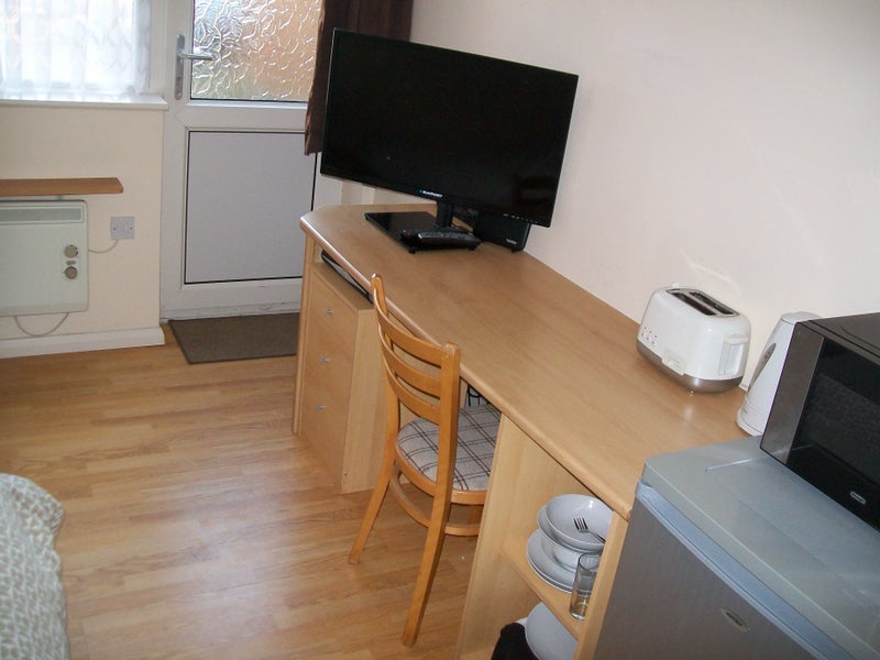 Photo 2: 