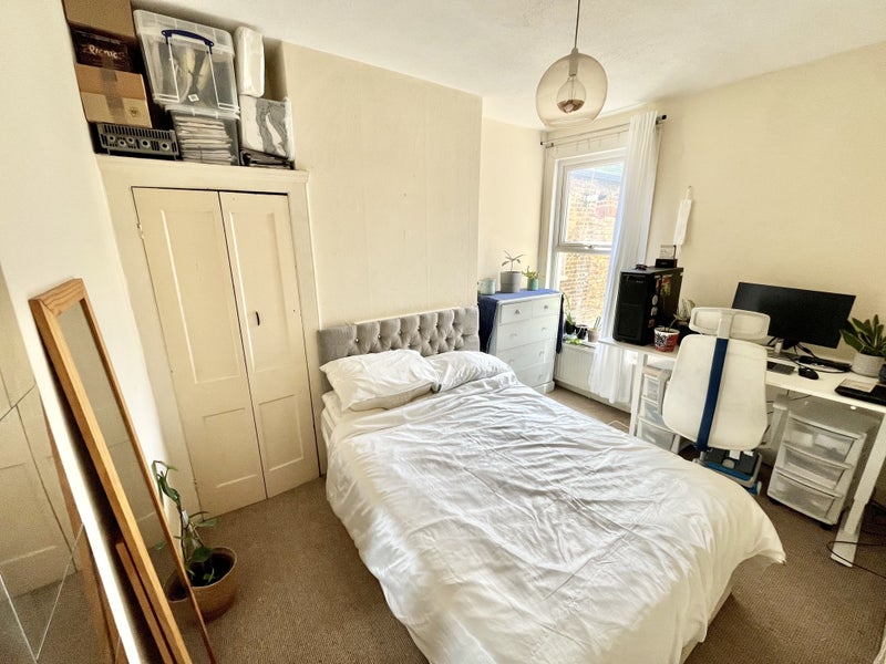 Photo 1: Large room - built in wardrobe and chest of drawers