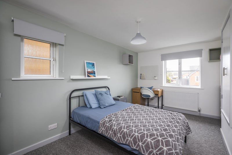 Photo 1: Room 6- Large Double Ensuite