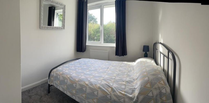 Photo 1: small double room available