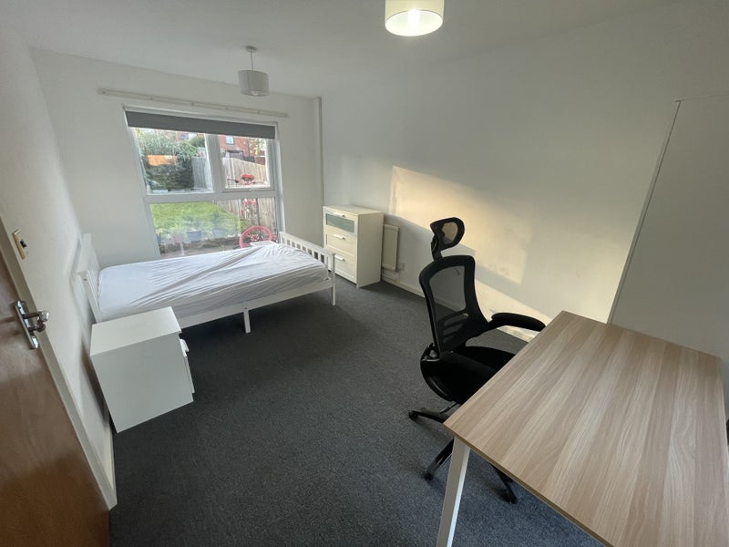 Photo 1: Room (Yours)