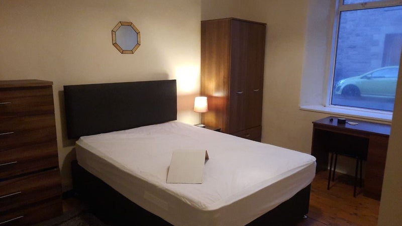 Photo 1: Room (Yours)