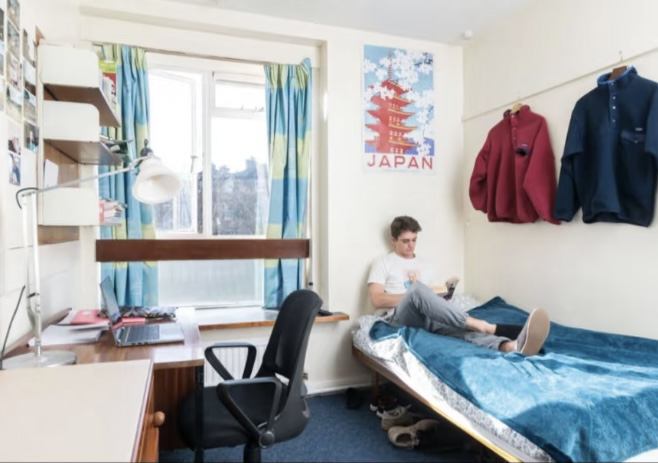 Photo 1: Sample Room