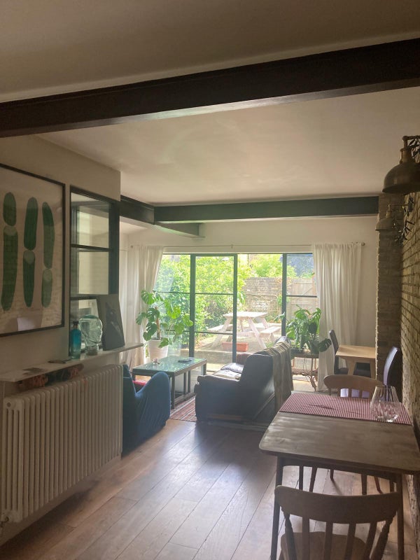 Photo 1: Lounge/Dining Room